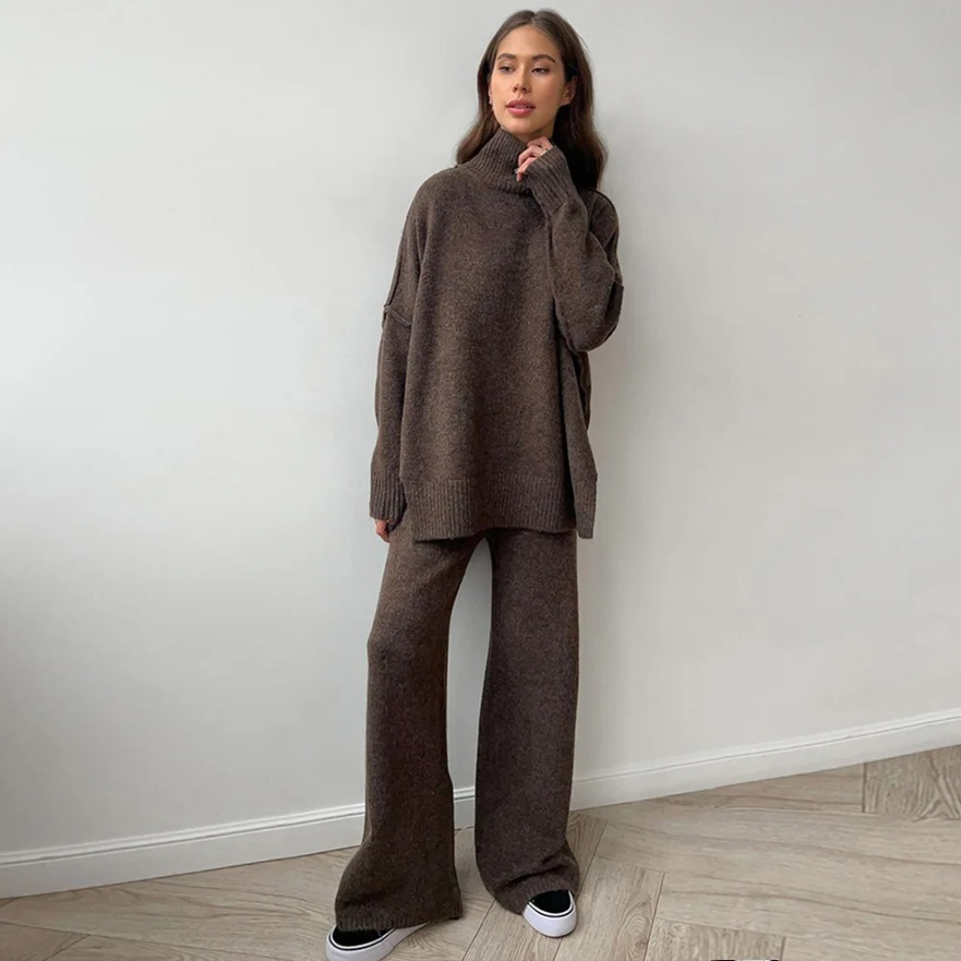 Dora | Warm Turtleneck Sweater and Pants Combo